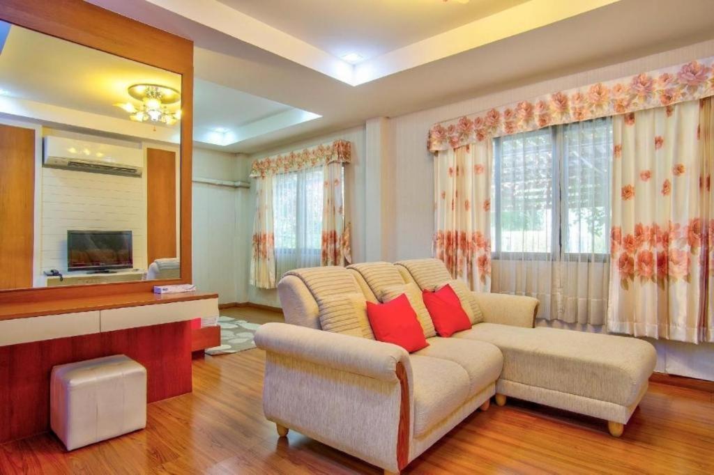 Thaiasia Goldensea Resort Αγιουτάγια Εξωτερικό φωτογραφία